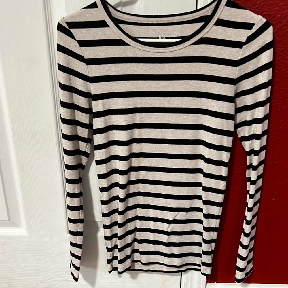 GAP Black and White Fitted Long Sleeve Tee